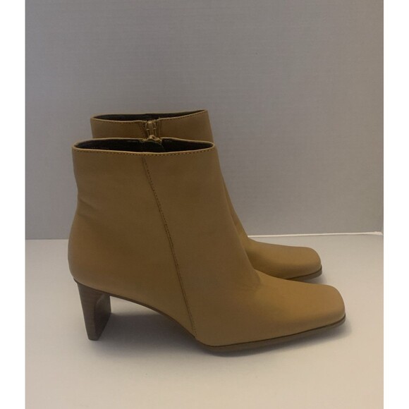 White Mountain Women's Zipper Ankle Booties Size 5 1/2 Tan - Picture 4 of 9